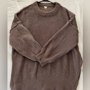 Aerie chenille sweater in “dusty mushroom” color. Worn twice EUC. Oversized fit